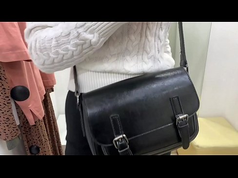 ❤️ Публічна мастурбація молодої сучки FeralBerry фалоімітатором у примірочній ❤️ Супер порно у нас ﹏